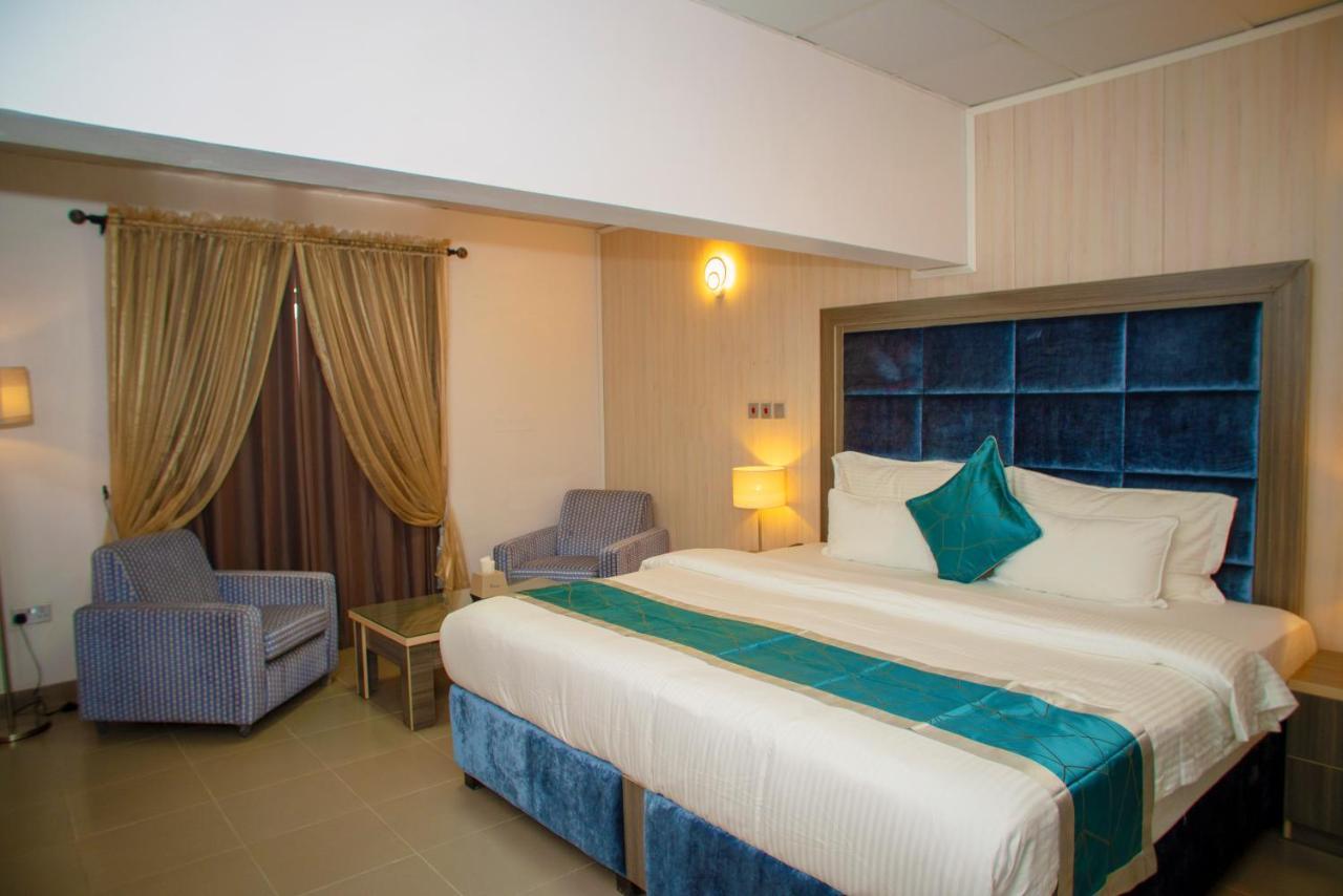 Riviera Suites Lagos Eksteriør bilde